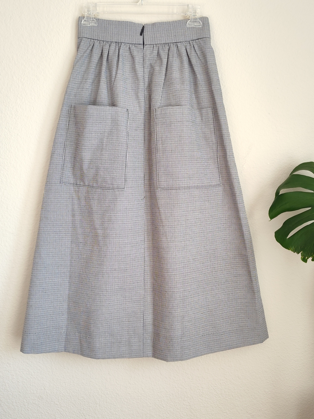 💞 Tibi Houndstooth Smocked Waist Midi Skirt In Black  Size 2 - Picture 5 of 9